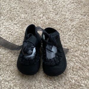 Crib shoes
